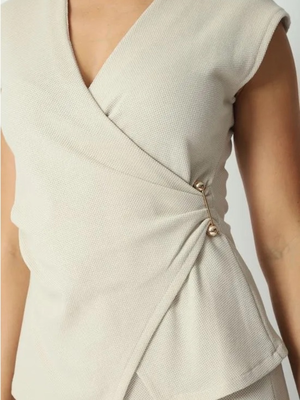 Sleeveless Wrap Peplum t-short